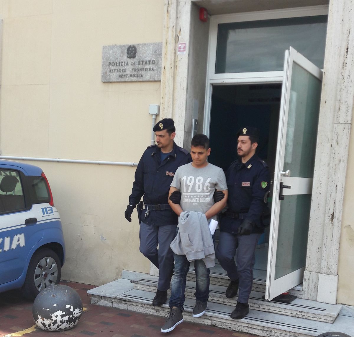 Arresto siriani polizia frontiera Ventimiglia_04