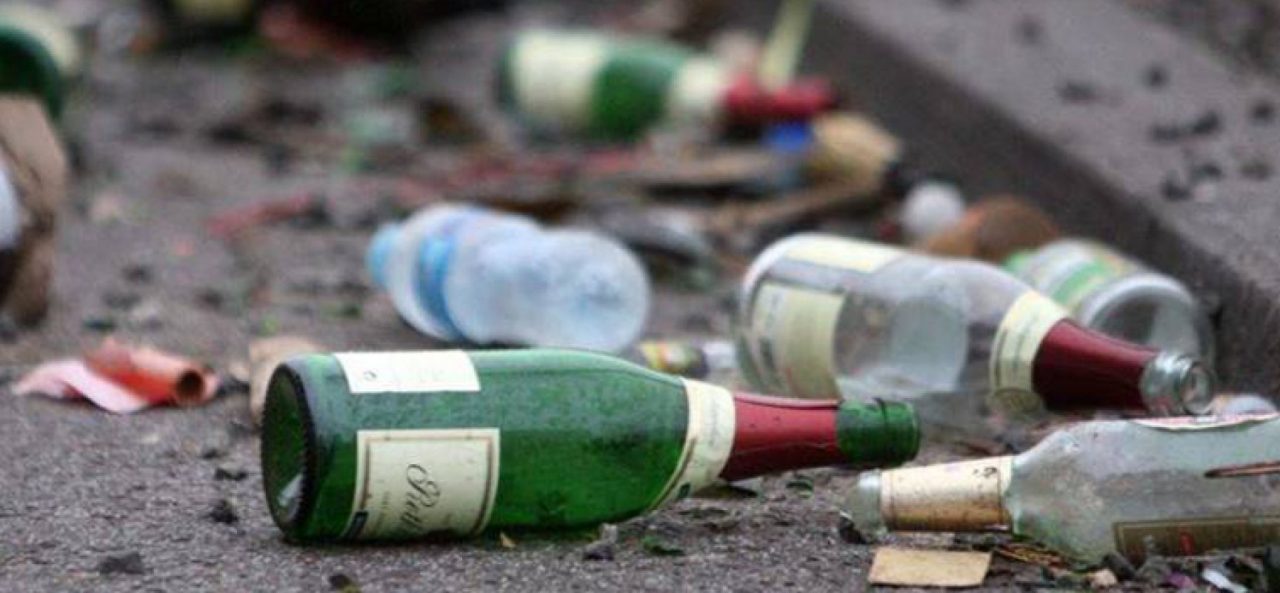 A Imperia posticipato di due ore il divieto di vendere bevande in contenitori di vetro