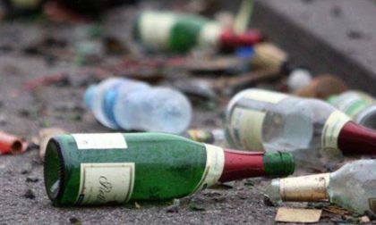 Diano Marina vieta le bottiglie di vetro durante le manifestazioni estive