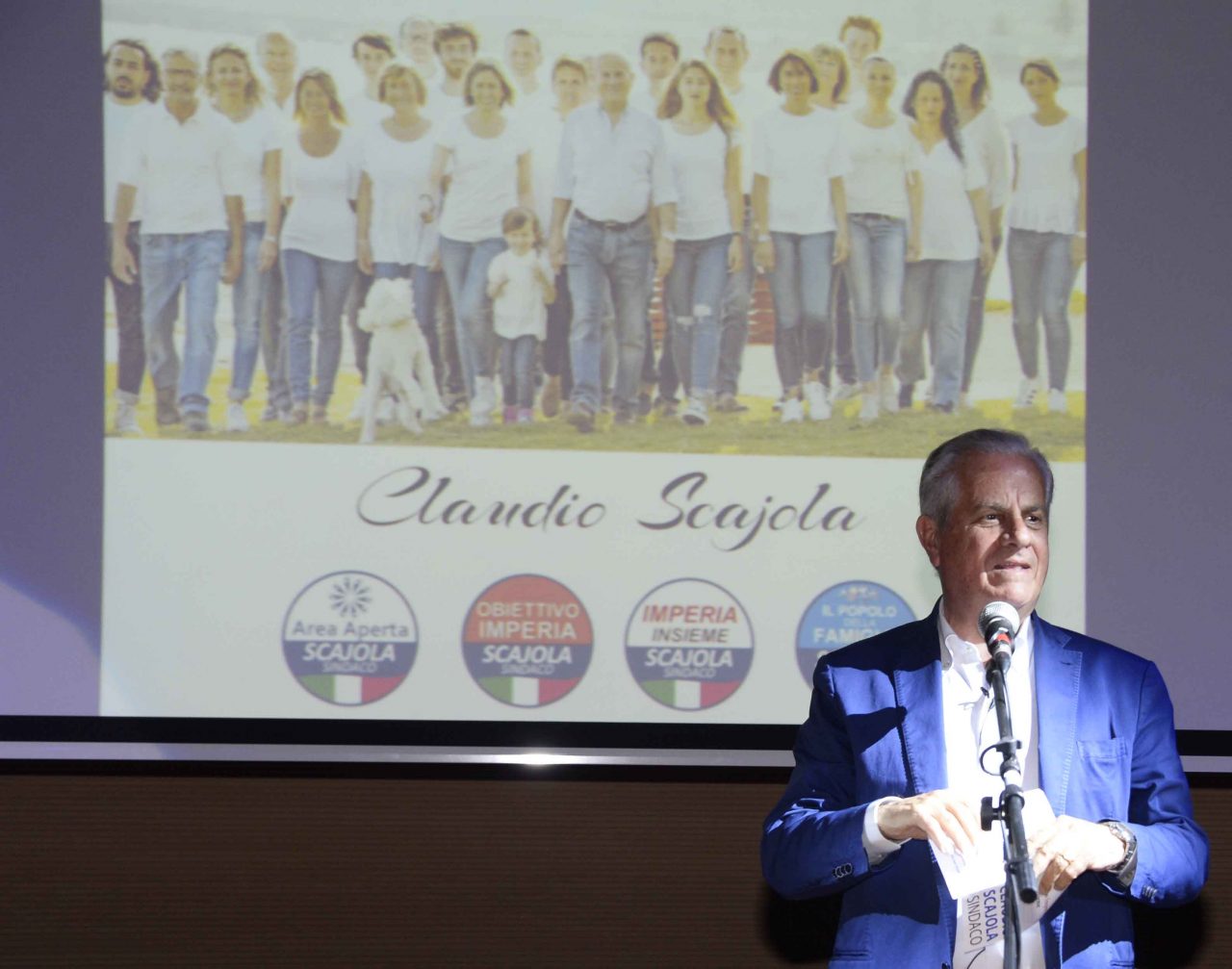 Claudio Scajola presenta i suoi 117 candidati rivisitando il Quarto Stato con Settimio Benedusi