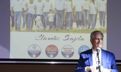 Claudio Scajola presenta i suoi 117 candidati rivisitando il Quarto Stato con Settimio Benedusi