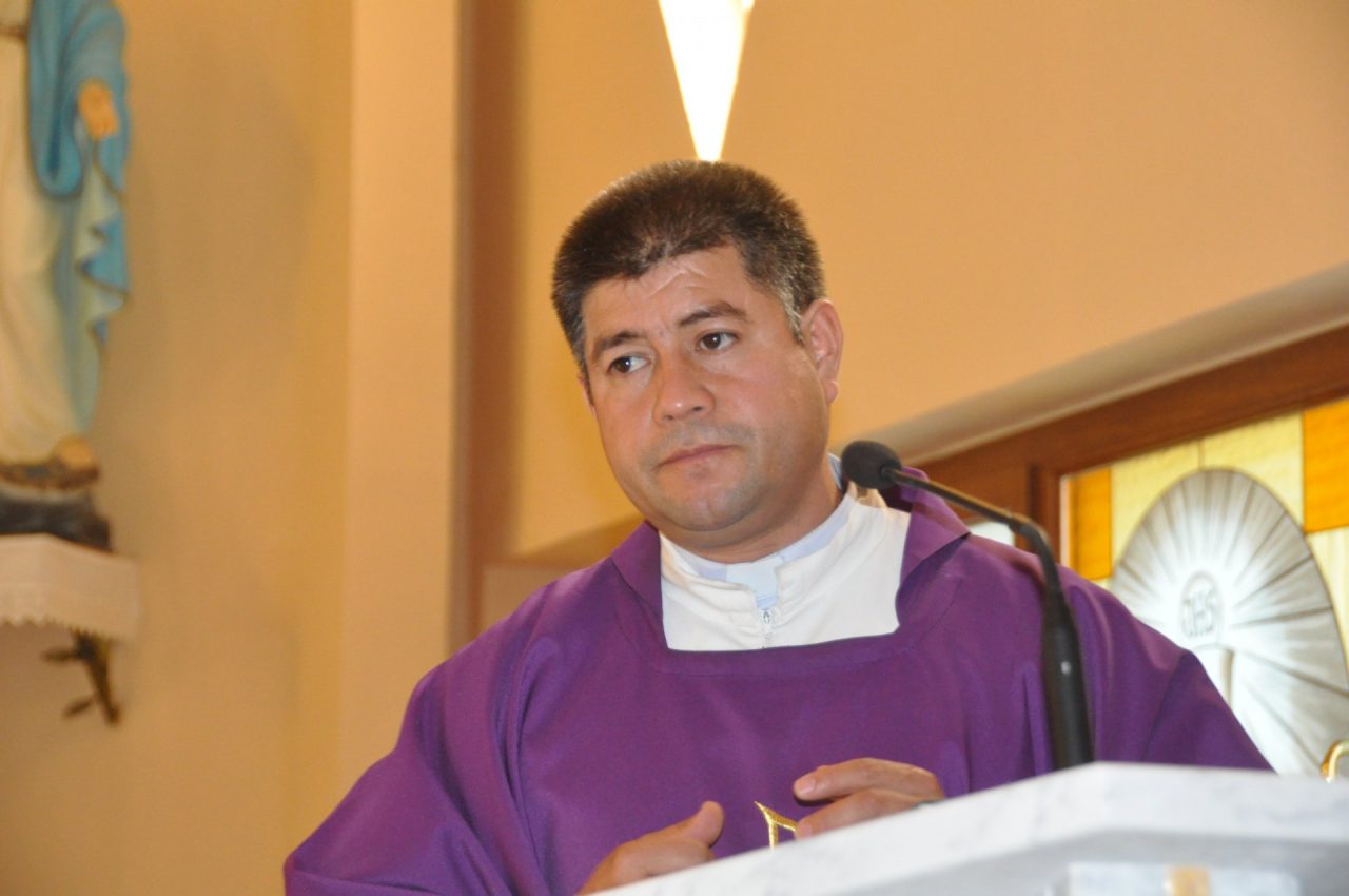 Lettera di minacce e insulti a don Rito per l’accoglienza dei migranti