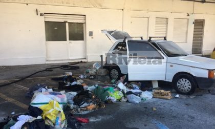 Bruciata l'auto di un senza tetto a Vallecrosia, distrutti quasi tutti i suoi averi