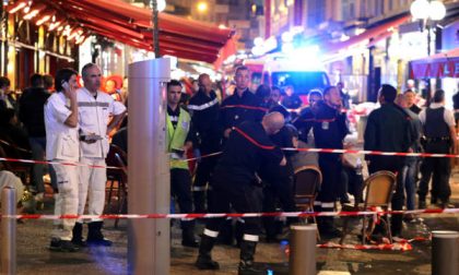 Spari nel centro di Nizza, folla impazzita in fuga, 9 feriti