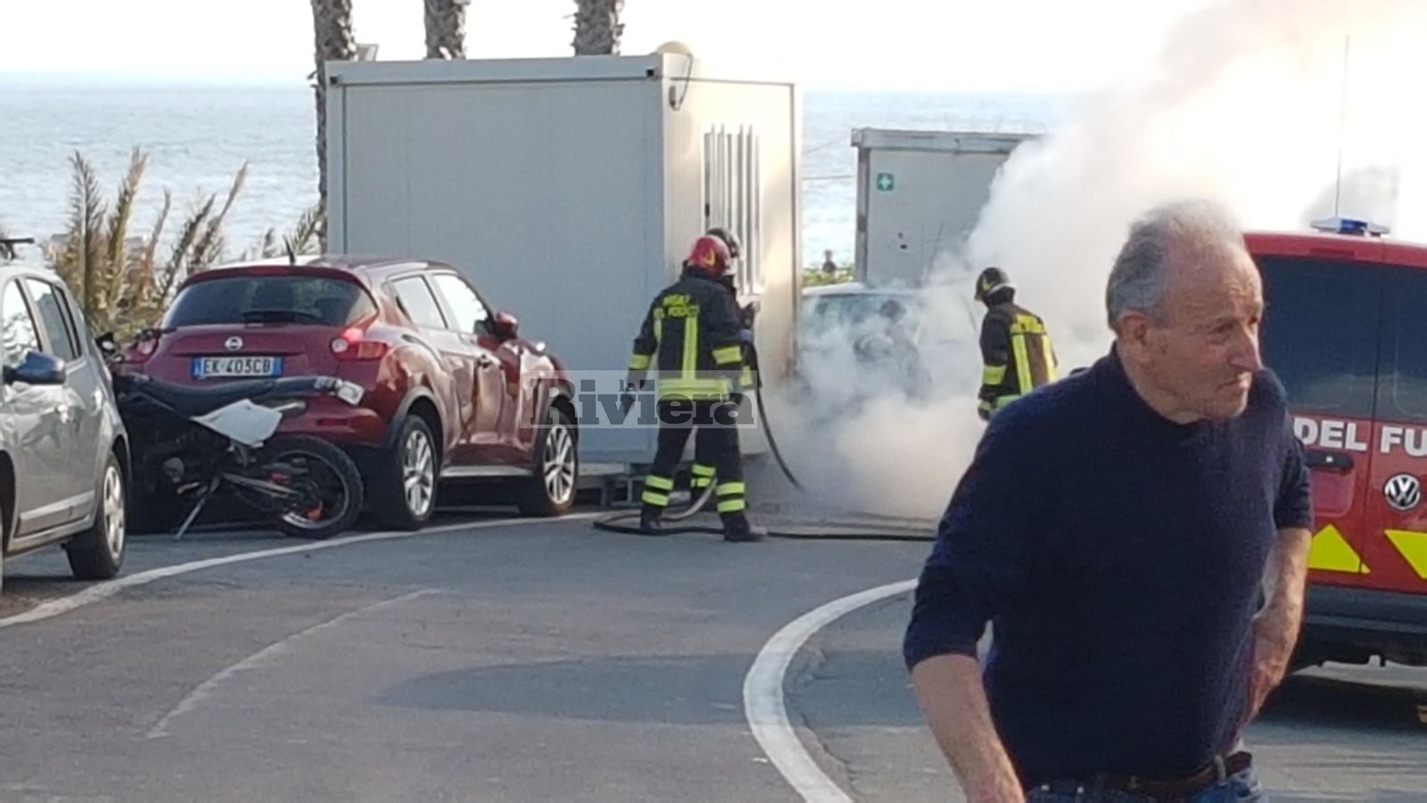 Incendio Auto Bordighera Capo Ampelio3