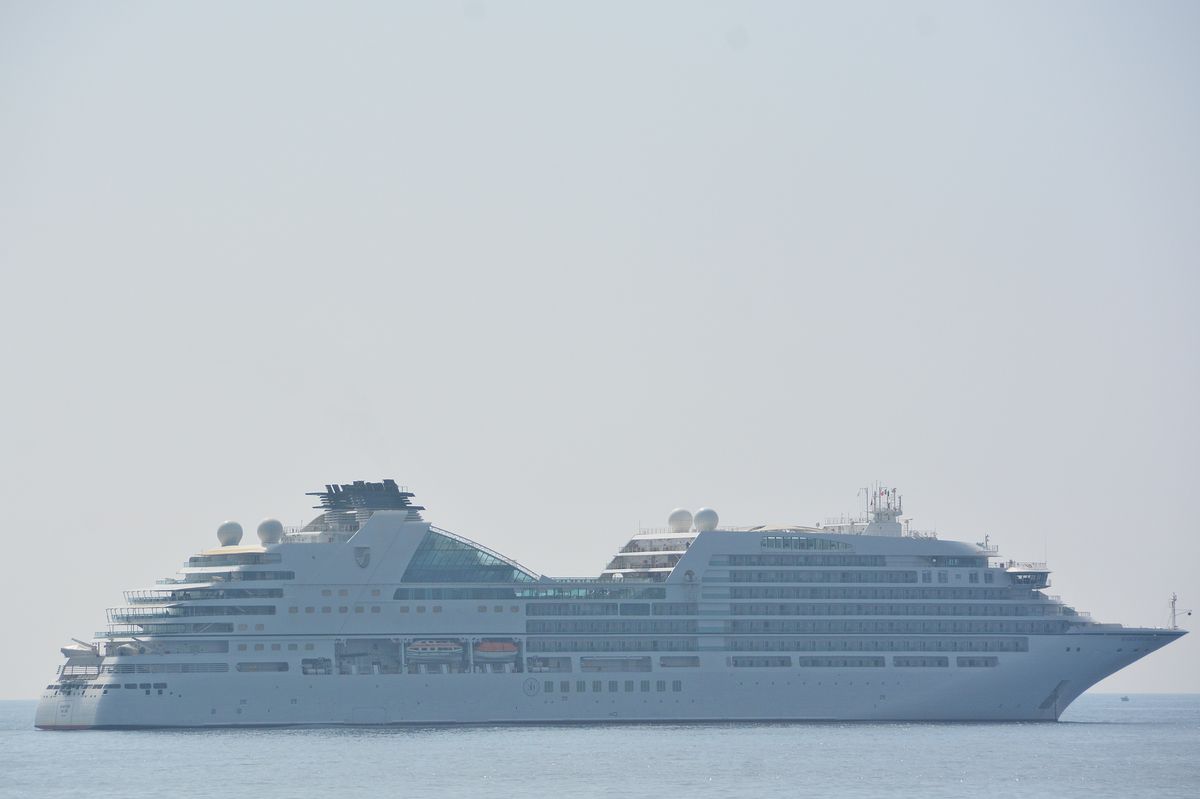 Sbarca a Sanremo la nave da crociera Seabourn Encore