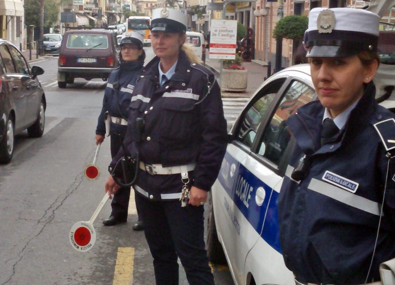 Multa di 6000 euro per una donna in scooter: ecco cosa è successo