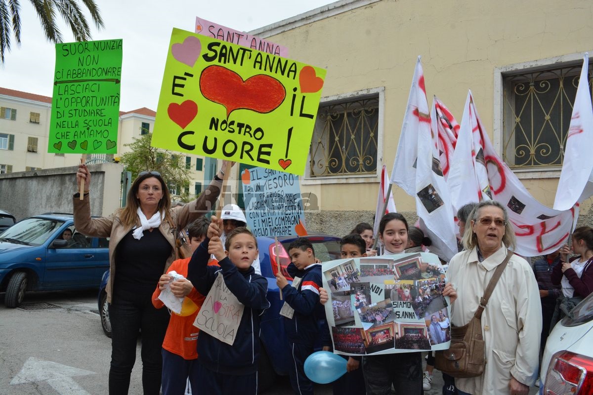 Scuola Sant'Anna Vallecrosia manifestazione corteo 2 maggio 2018_13