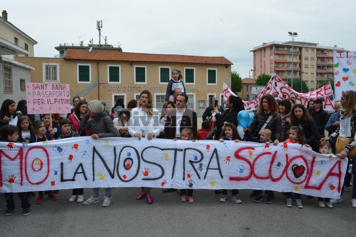Scuola Sant'Anna Vallecrosia manifestazione corteo 2 maggio 2018_15
