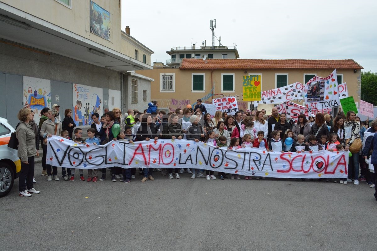 Scuola Sant'Anna Vallecrosia manifestazione corteo 2 maggio 2018_20
