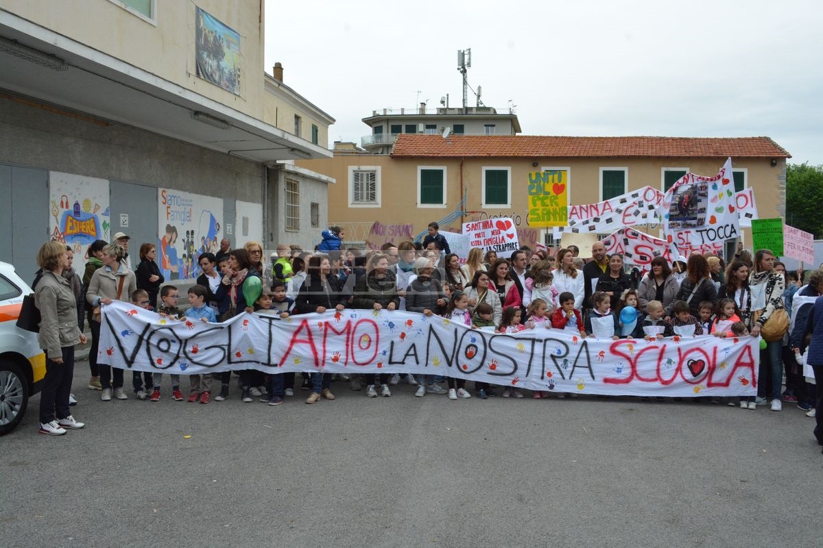 Scuola Sant'Anna Vallecrosia manifestazione corteo 2 maggio 2018_21