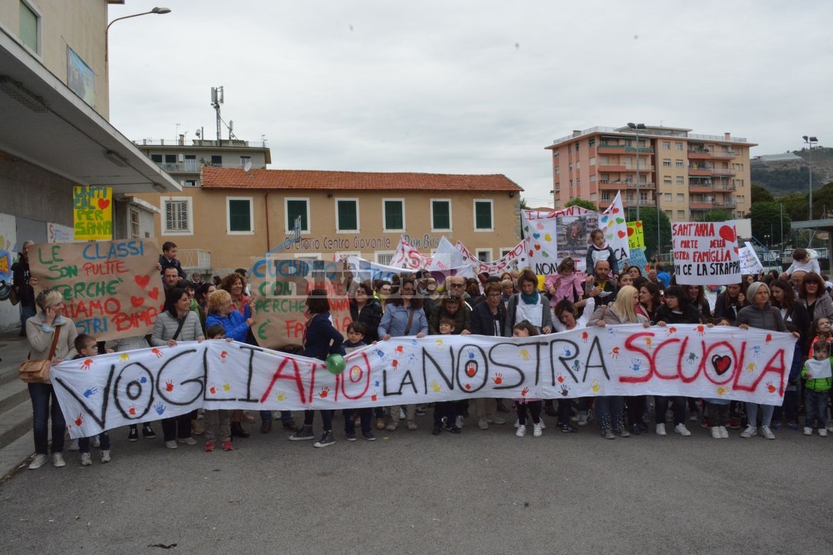Scuola Sant'Anna Vallecrosia manifestazione corteo 2 maggio 2018_23