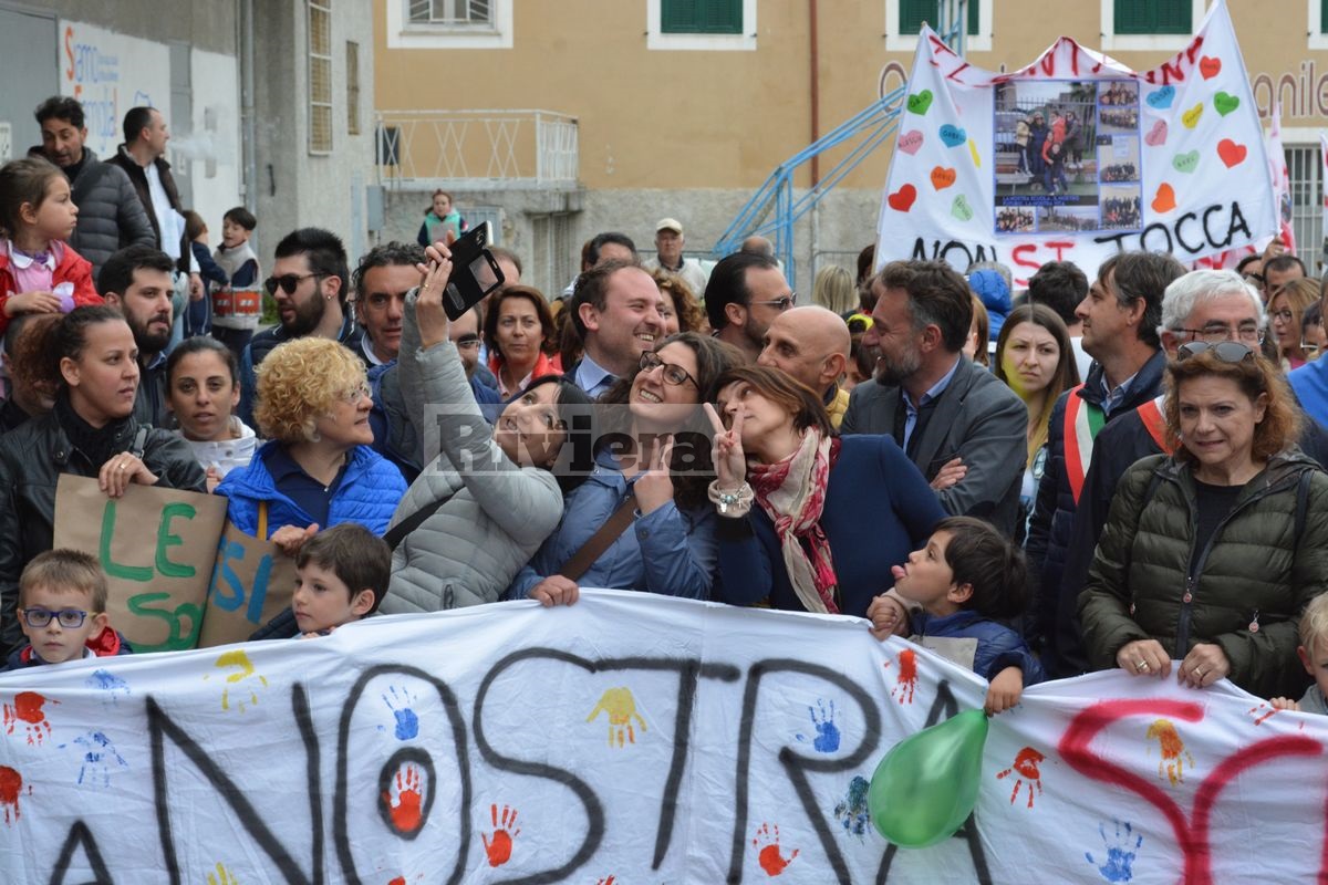 Scuola Sant'Anna Vallecrosia manifestazione corteo 2 maggio 2018_27