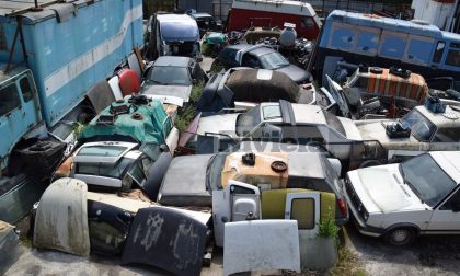 Sequestrata maxi discarica con circa 100 carcasse di auto e camion a Ventimiglia