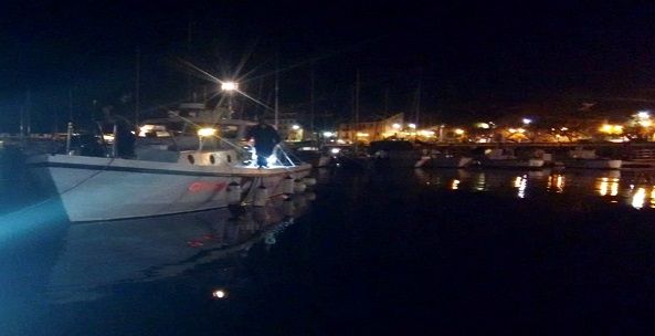 Naufrago salvato nella notte dalla Guardia Costiera al largo di Diano