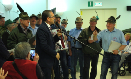 Gli Alpini ospiti alla residenza Le Grange