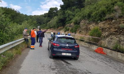 Espropriano il suo terreno per la discarica: il proprietario per protesta blocca l'accesso