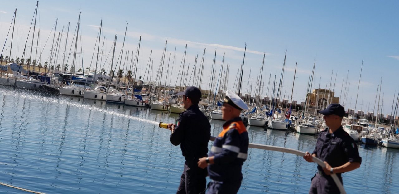 Imperia: maxi esercitazione antincendio della Capitaneria di Porto
