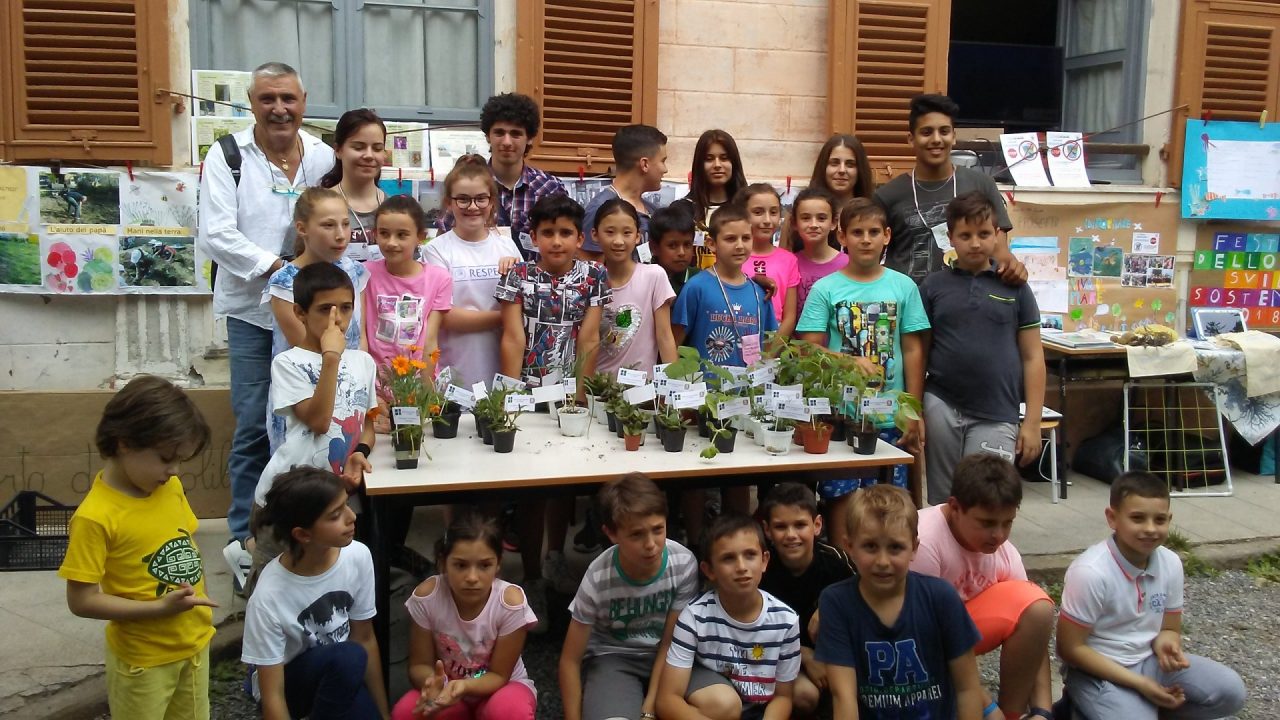 Grande festa per lo sviluppo sostenibile nella primaria di Villa Scarsella/Tutte le foto