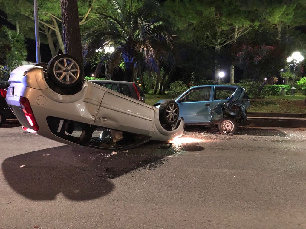 Auto cappottata Diano Marina