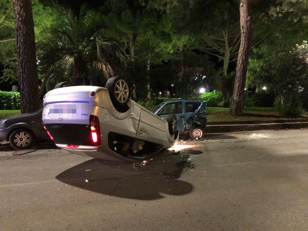 Auto cappottata Diano Marina3