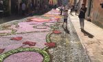 Strade di Imperia ricoperte di petali per l'Infiorata