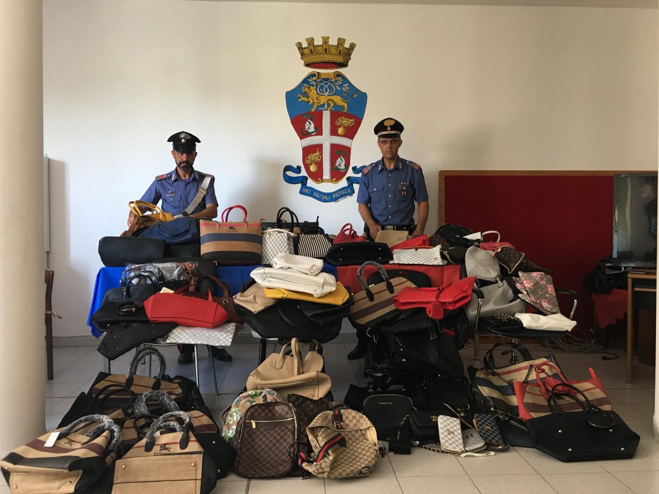 Controlli serrati contro i venditori abusivi