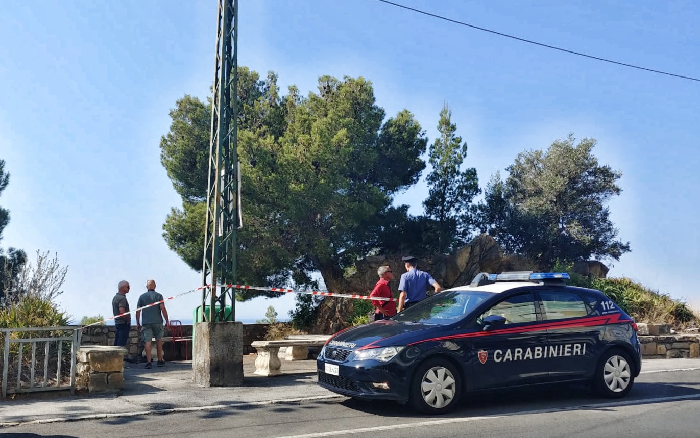 Coppia precipitata Sanremo Capo nero 31 luglio 2018_03