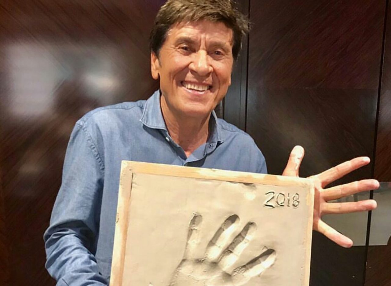 Gianni Morandi dona la sua impronta al Casinò di Sanremo