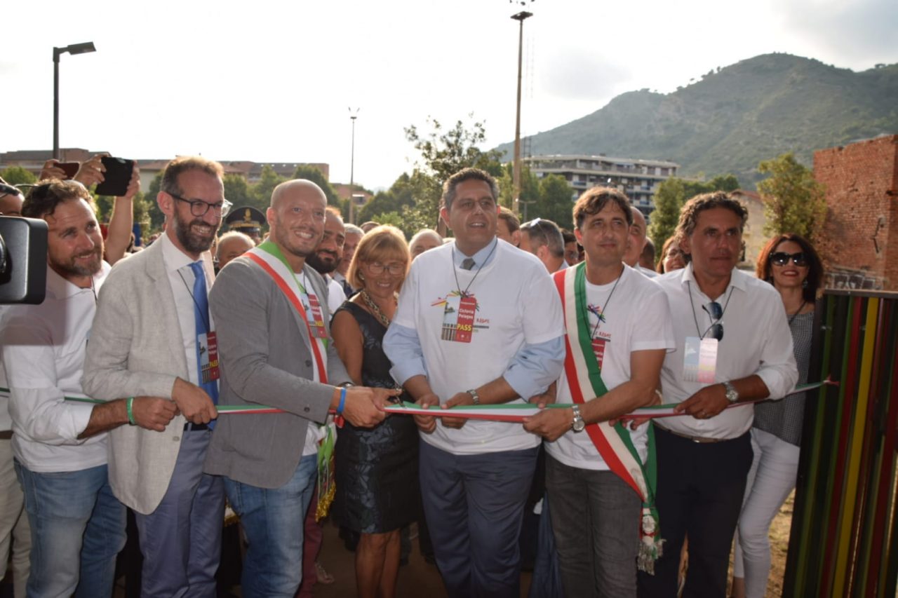 Il presidente Toti inaugura la passerella sul Nervia e la ciclabile di Ventimiglia e Camporosso