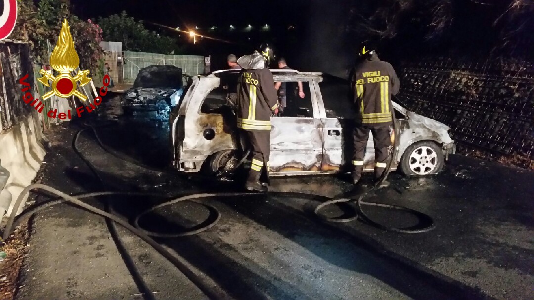 Incendio rogo auto Peglia Ventimiglia_05