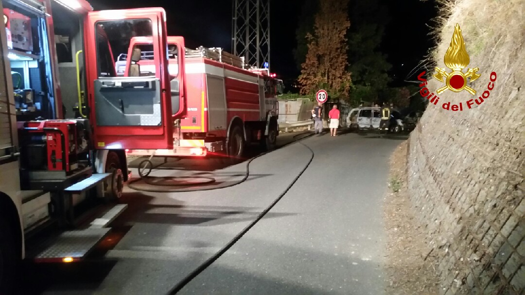 Incendio rogo auto Peglia Ventimiglia_06