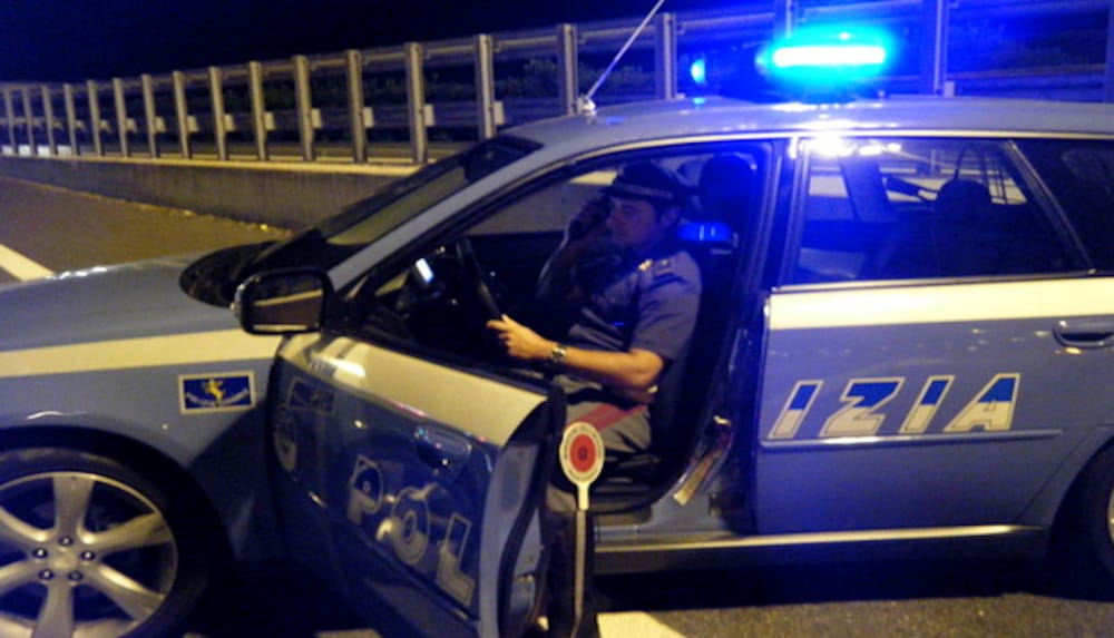 Ubriachi e alla guida aggrediscono turisti sul lungomare