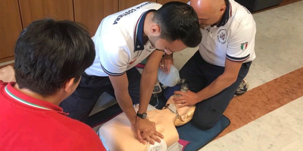 Guardia Costiera imperiese si addestra nelle manovre di rianimazione