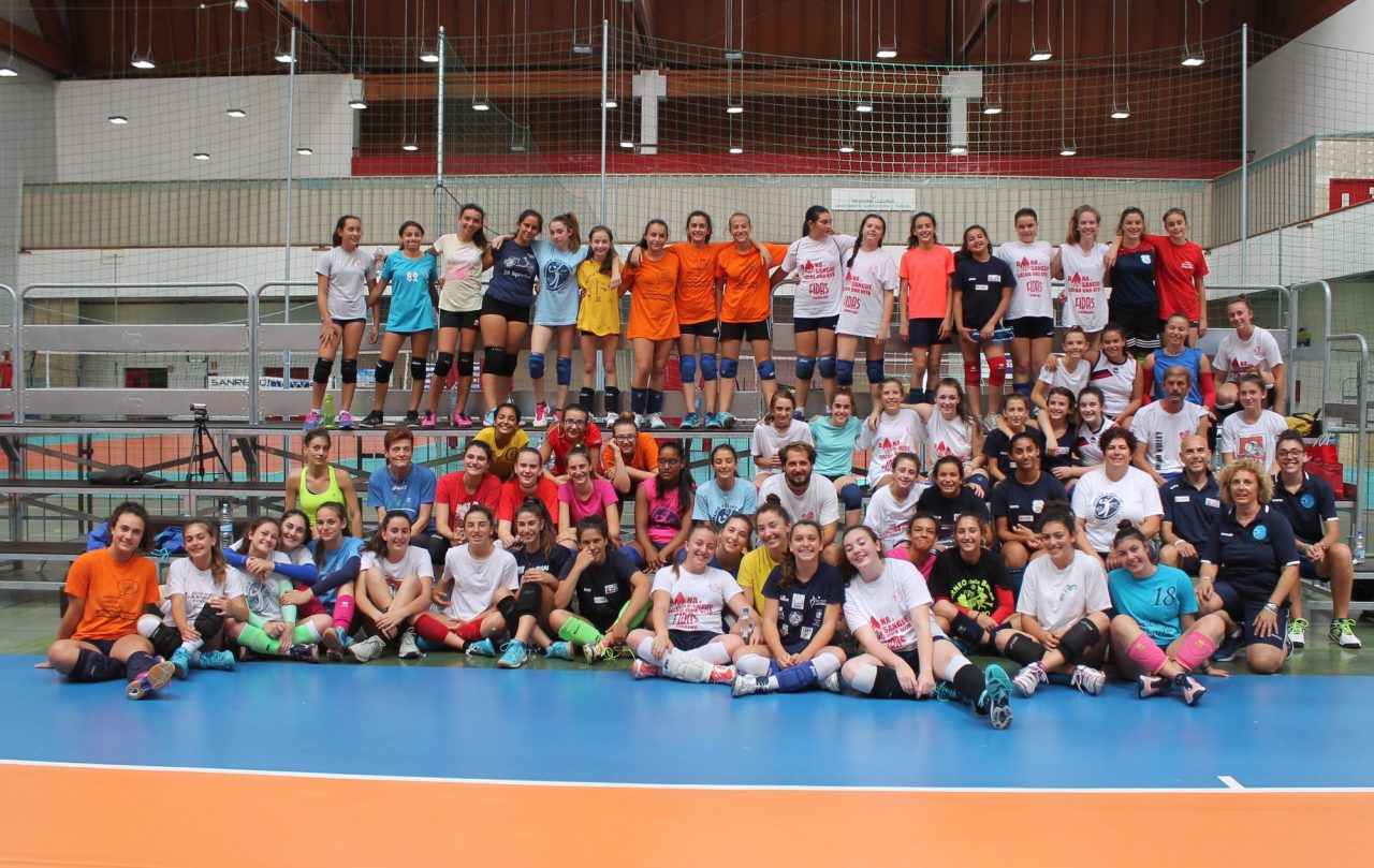 Stage delle ragazze della Nuova Lega Pallavolo con Massimo Moglio