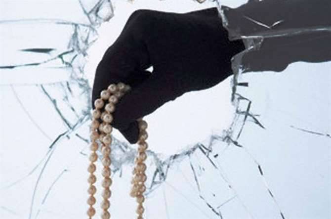 Orafo sanremese arrestato per rapina in gioielleria