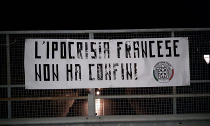 Striscione Casapound Ventimiglia contro "ipocrisia francese"