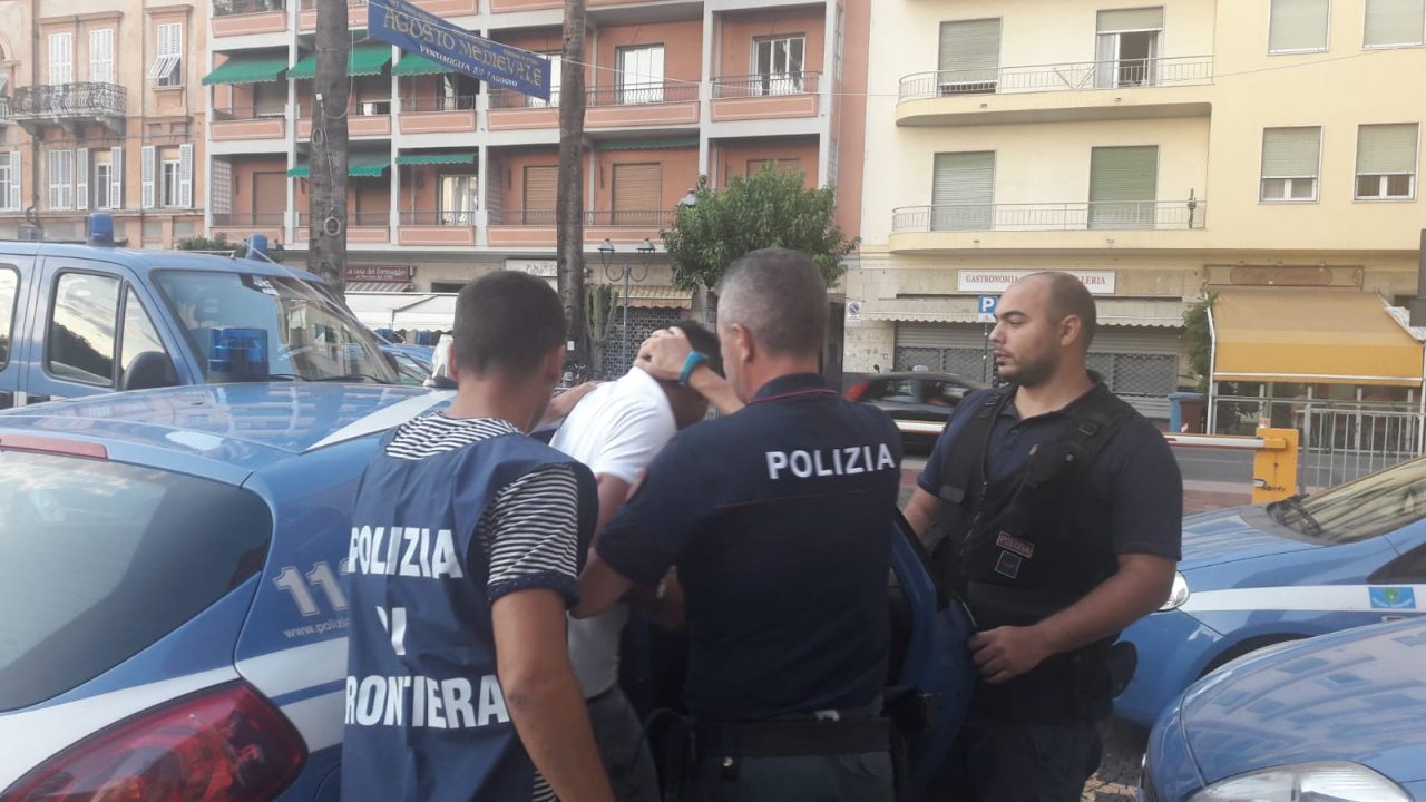 Rapina un 24enne a Roma: arrestato a Ventimiglia
