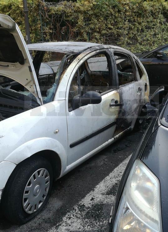 Auto incendiata Dolceacqua Incendio_03