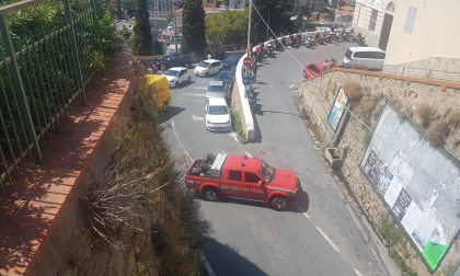 Muro pericolante a Sanremo: aperto un passaggio per piccoli veicoli