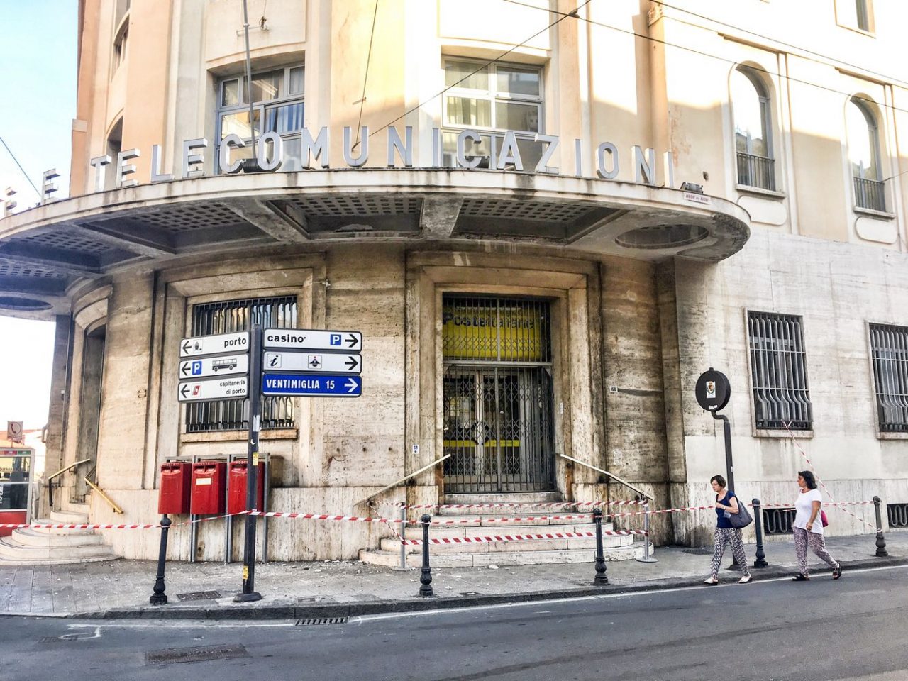 Crollano calcinacci: chiuse le Poste centrali di Sanremo