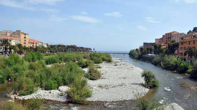 Trovato un cadavere sul greto del fiume Roya a Ventimiglia