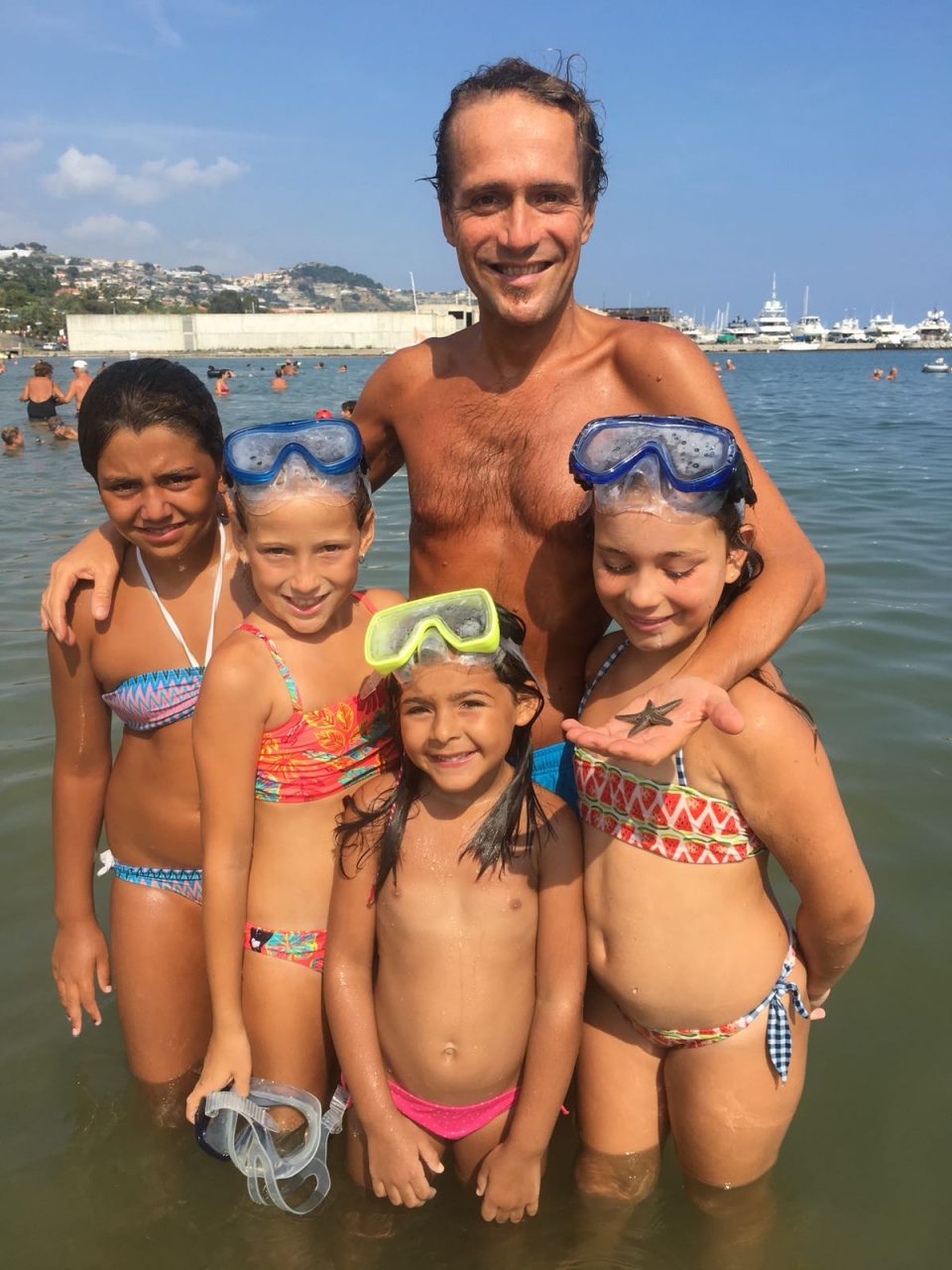 Sorpresa a Sanremo: 4 stelle marine trovate sulla battigia