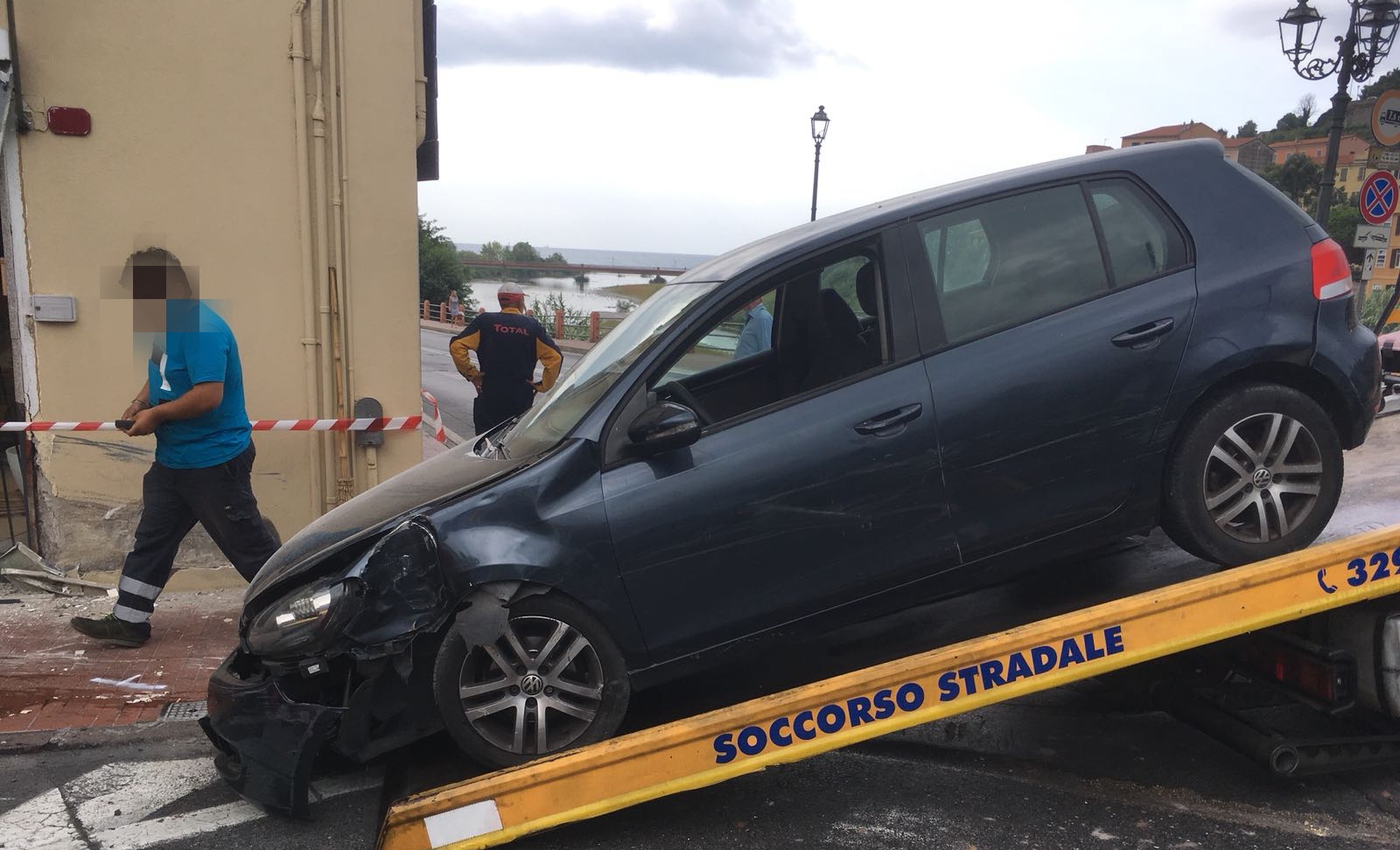 Incidente Ventimiglia auto contro negozio_03