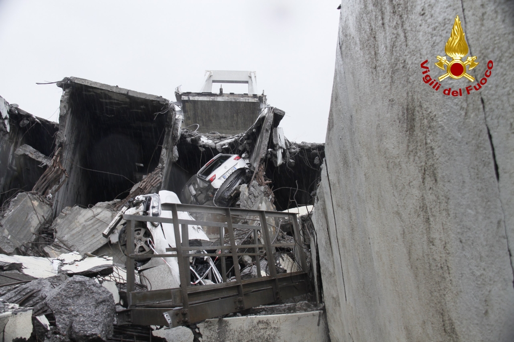 Ponte crollato Genova foto vigili del Fuoco_03