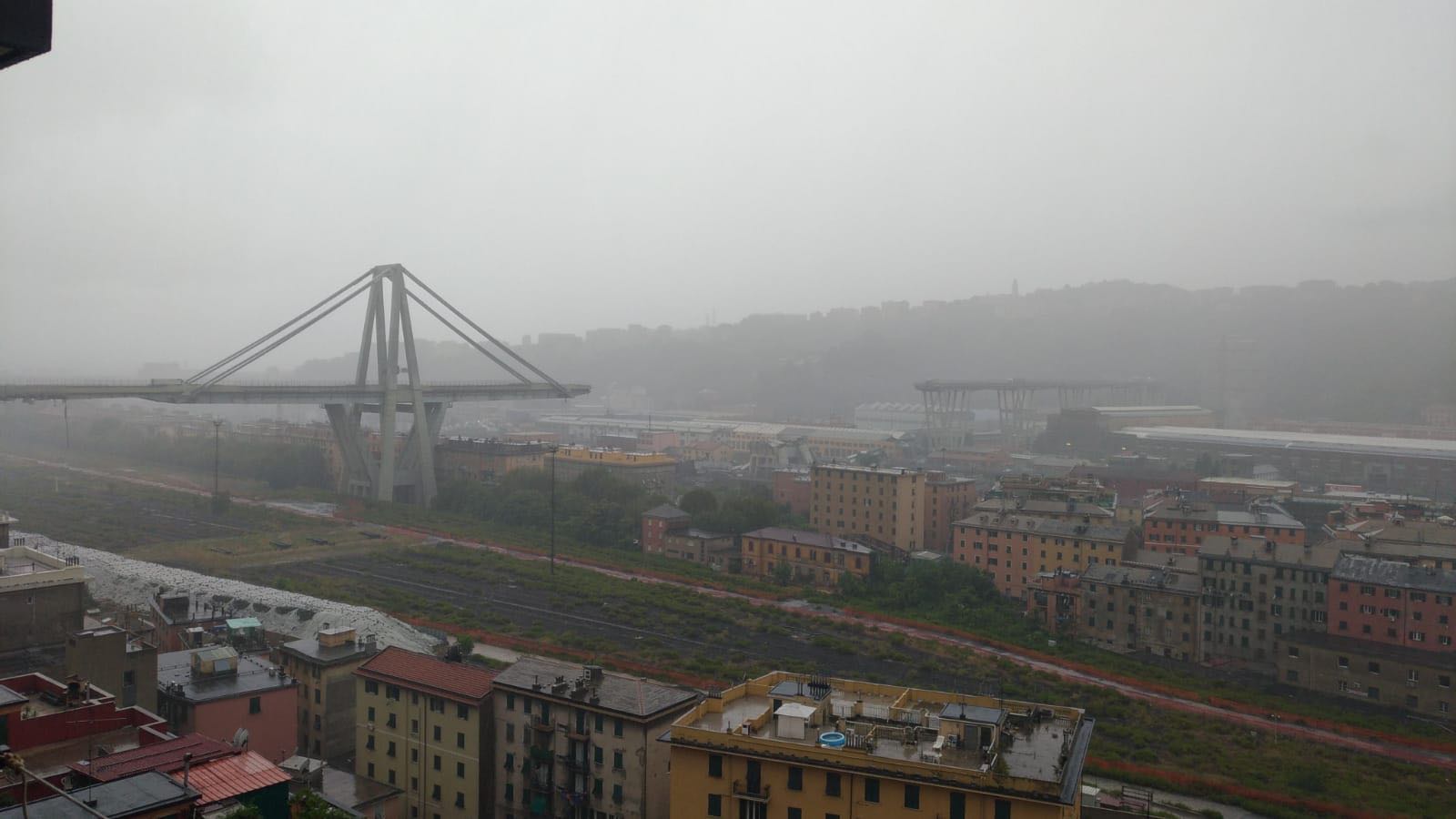 Ponte crollato autostrada A10 Genova_03