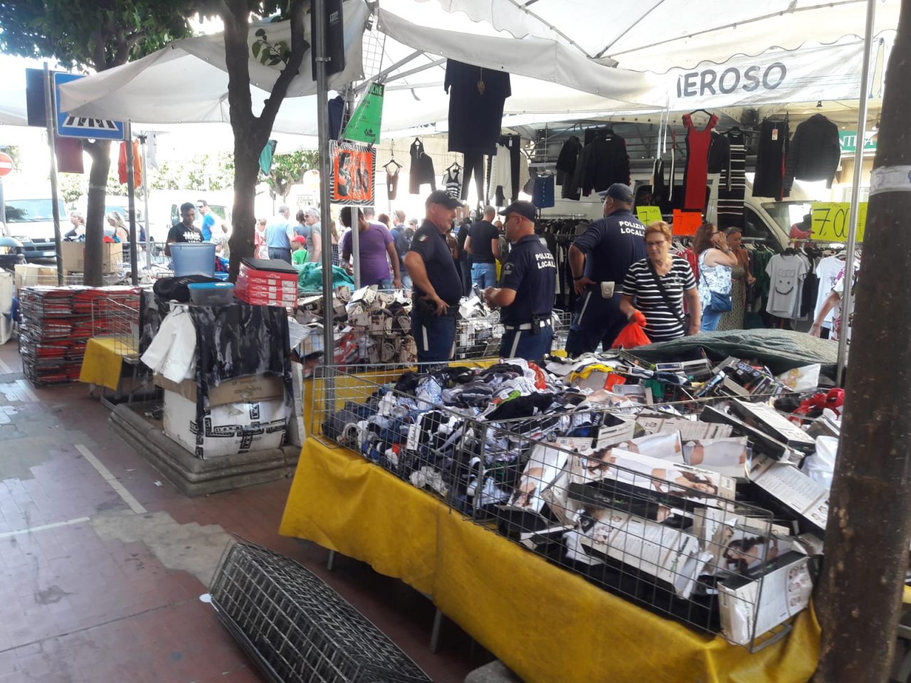 Annullato il mercato a Diano Marina a causa dell’incendio