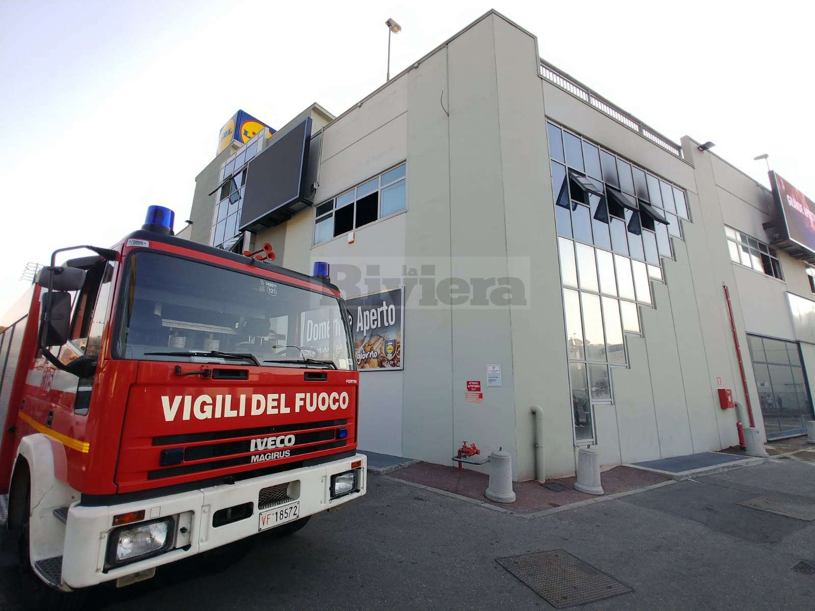 batch_Incendio rogo ristorante cinese Cinque gusti Camporosso_02