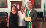 Da 55 anni in vacanza nello stesso posto. Premiato dal sindaco