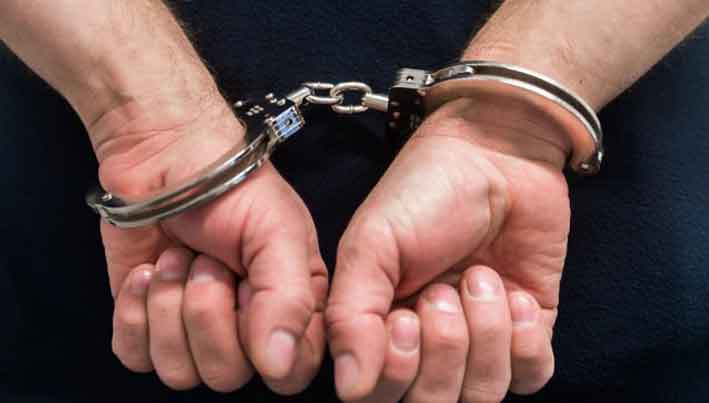 Detenuto dà in escandescenze in ospedale e spacca le manette